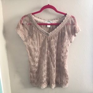 Women’s lacey short sleeve top